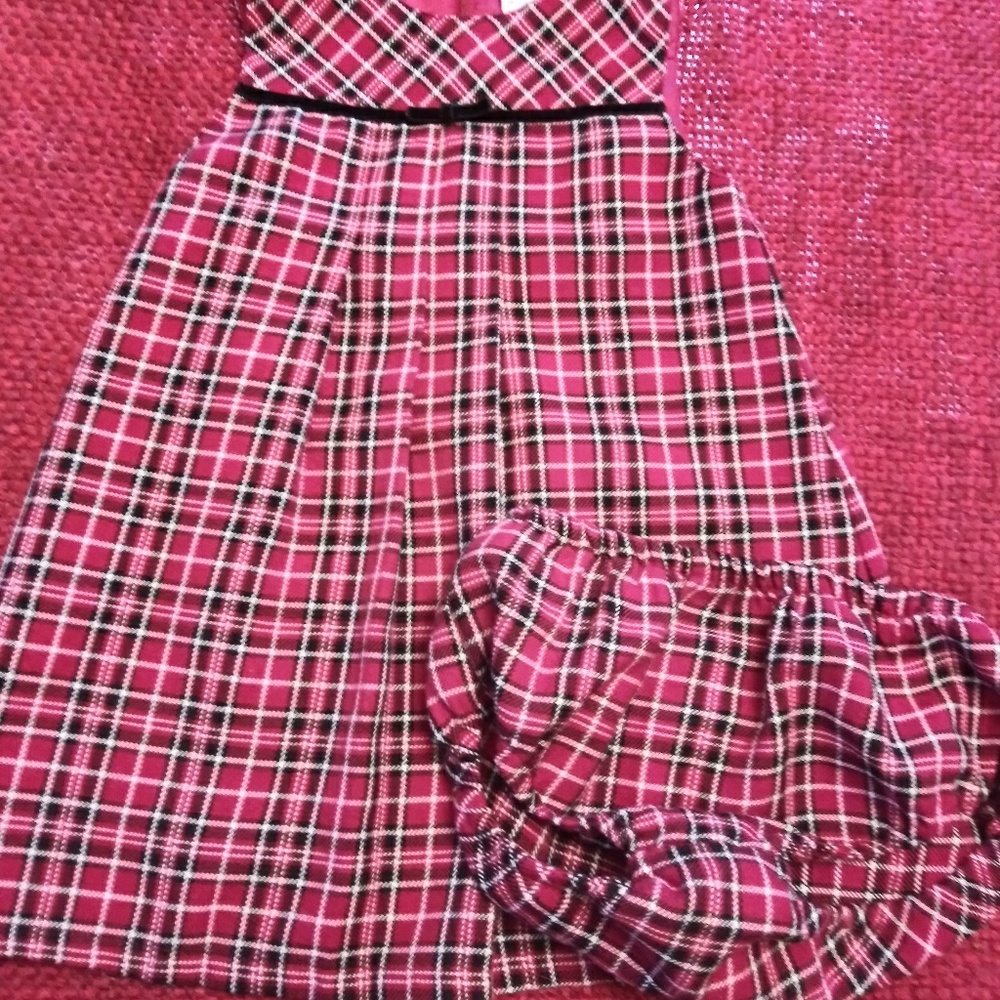 Plaid Gymboree dress w matching bloomers18-24
